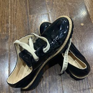 Beautiful Zara big girls shoes size 3.5 Europe size 35